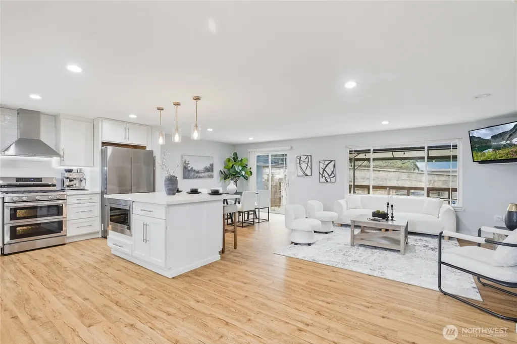 2713 NE 23rd Place Renton WA 98056