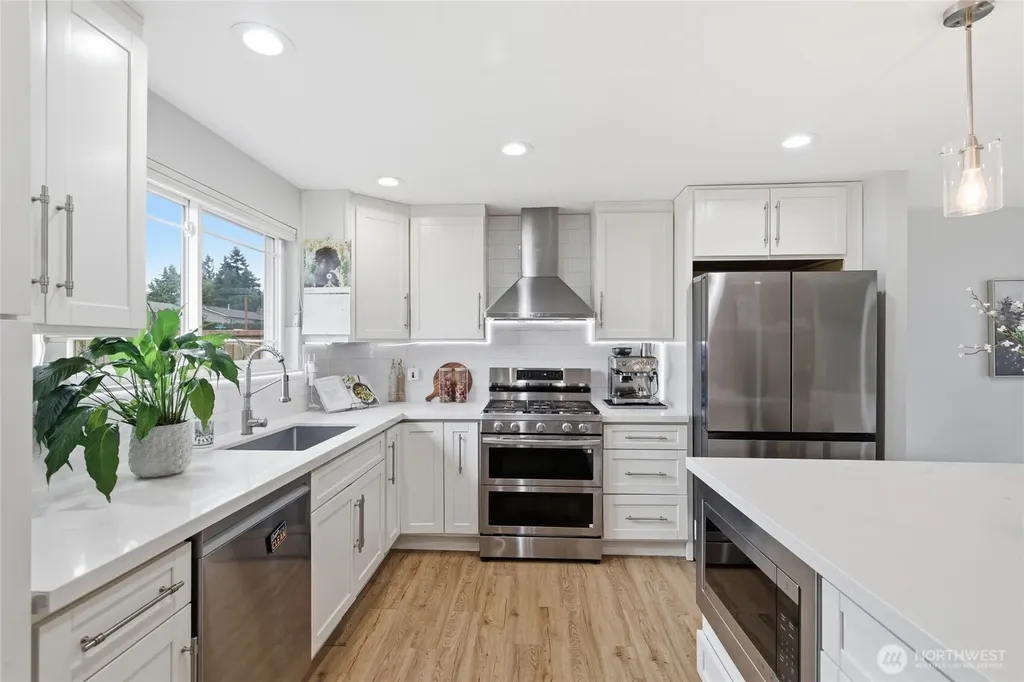 2713 NE 23rd Place Renton WA 98056