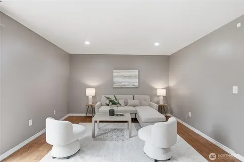 2713 NE 23rd Place Renton WA 98056