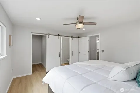 2713 NE 23rd Place Renton WA 98056