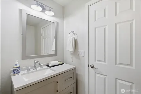 2713 NE 23rd Place Renton WA 98056