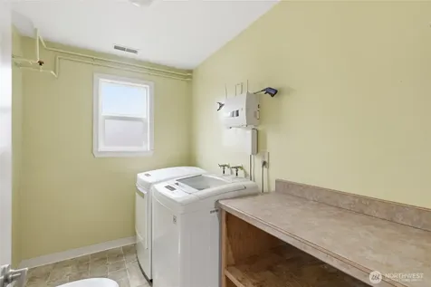 2713 NE 23rd Place Renton WA 98056