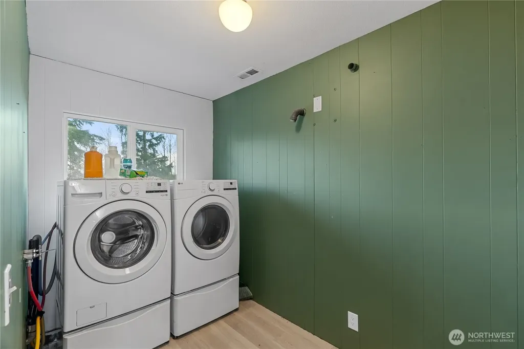 8 Trinity Place Cosmopolis WA 98537