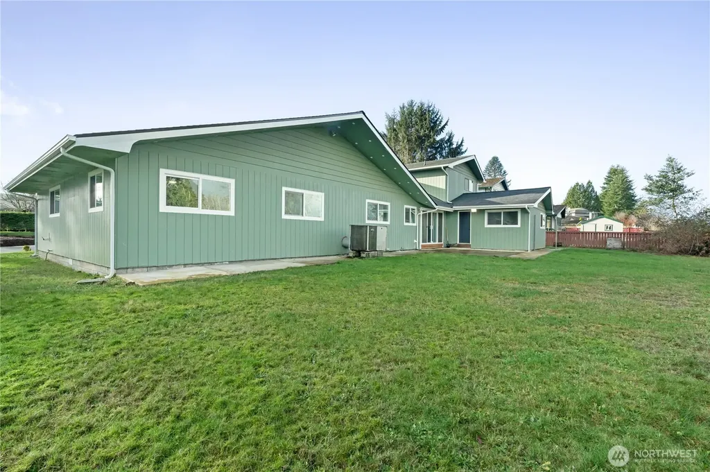 8 Trinity Place Cosmopolis WA 98537