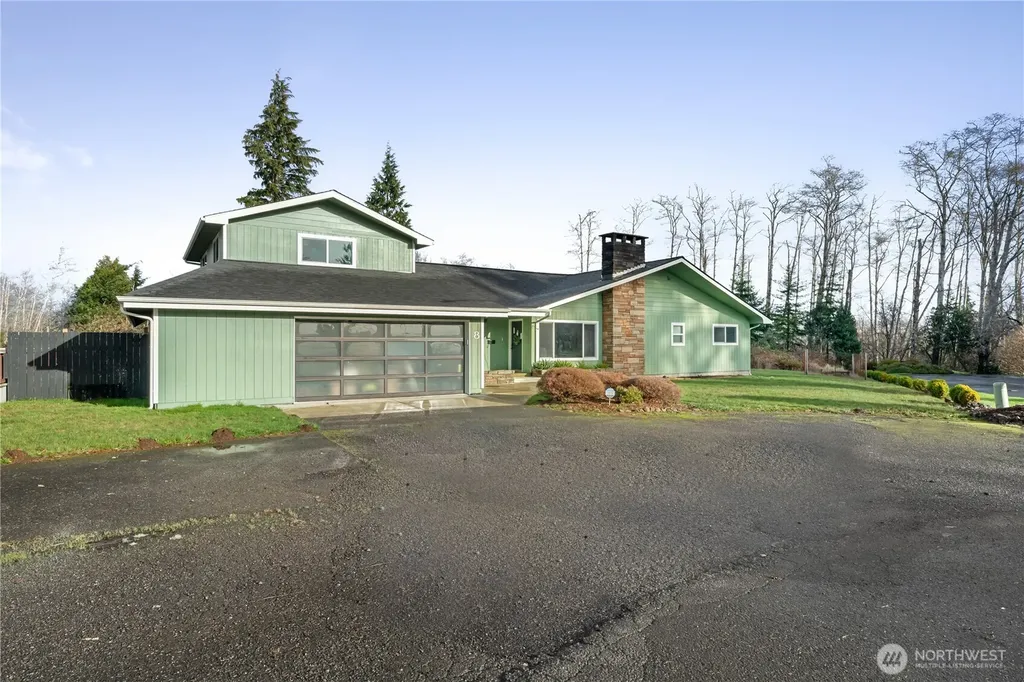 8 Trinity Place Cosmopolis WA 98537