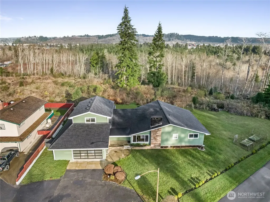 8 Trinity Place Cosmopolis WA 98537