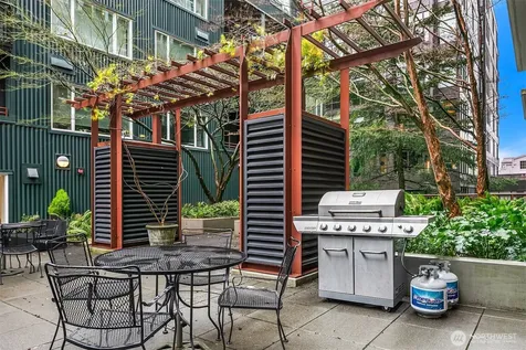 2717 Western Avenue Seattle WA 98121