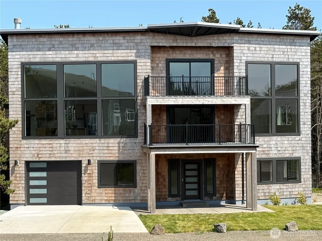 27712 I Lane Ocean Park WA 98640