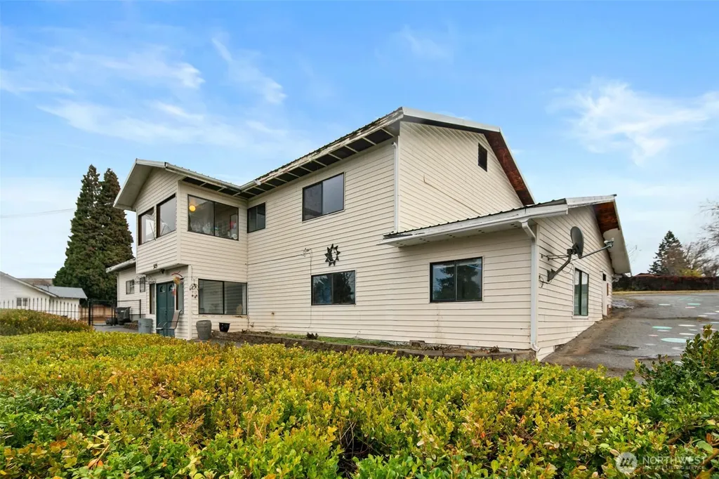 325 N Kansas Avenue East Wenatchee WA 98802