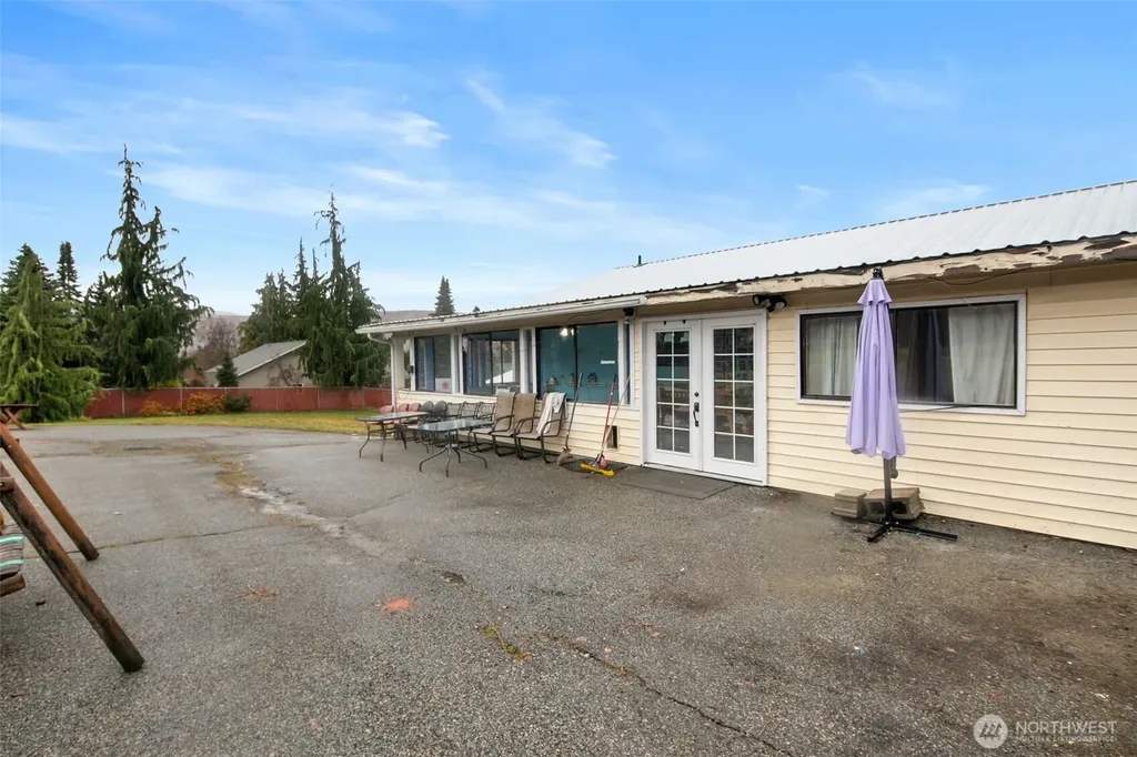 325 N Kansas Avenue East Wenatchee WA 98802