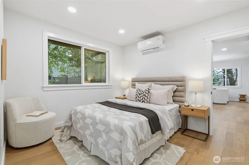 3448 14th Avenue W Seattle WA 98119