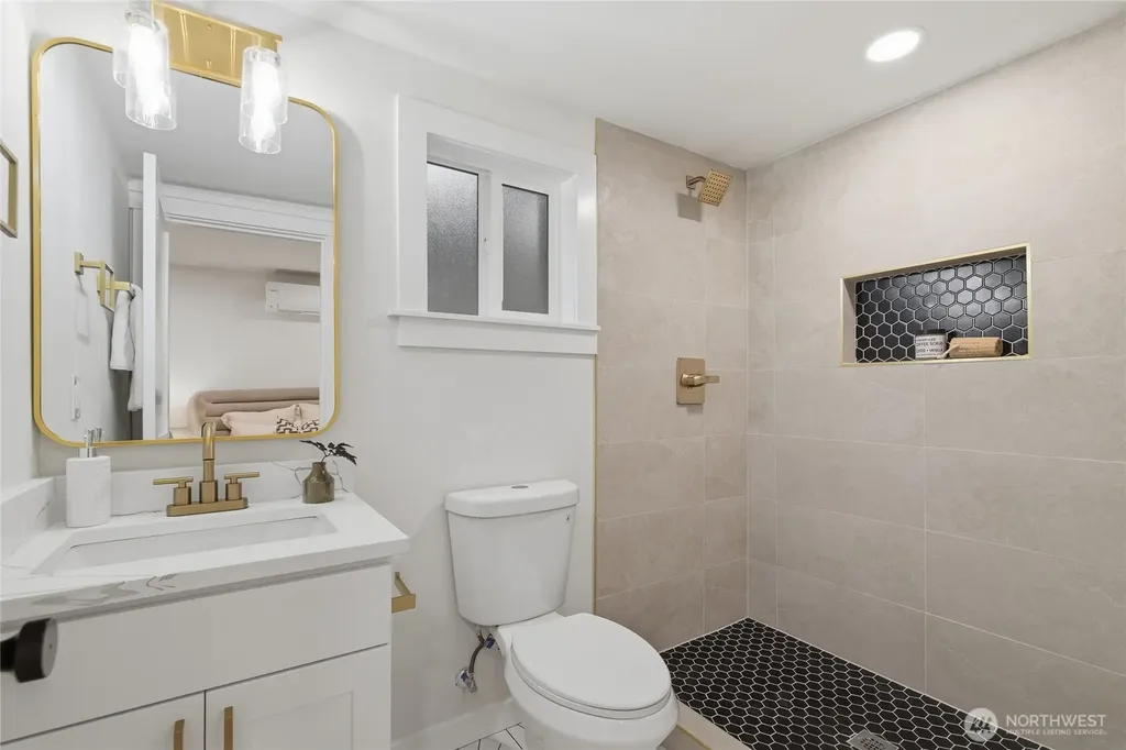 3448 14th Avenue W Seattle WA 98119