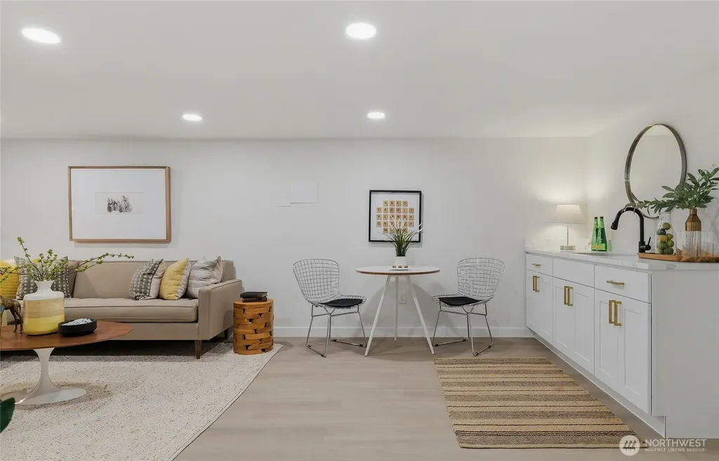 3448 14th Avenue W Seattle WA 98119