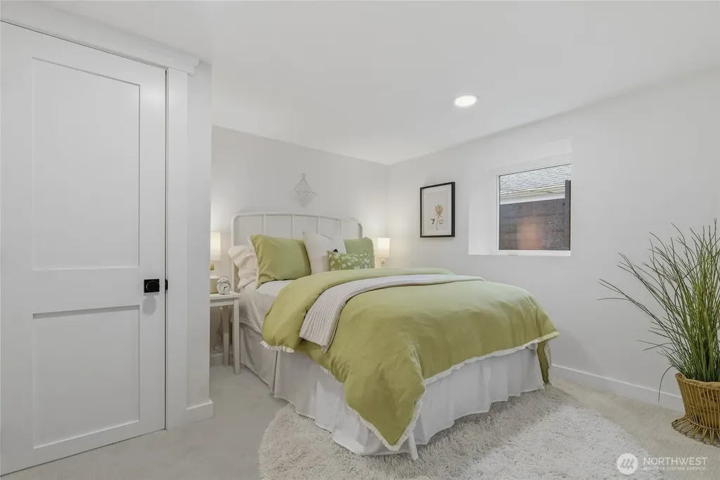 3448 14th Avenue W Seattle WA 98119