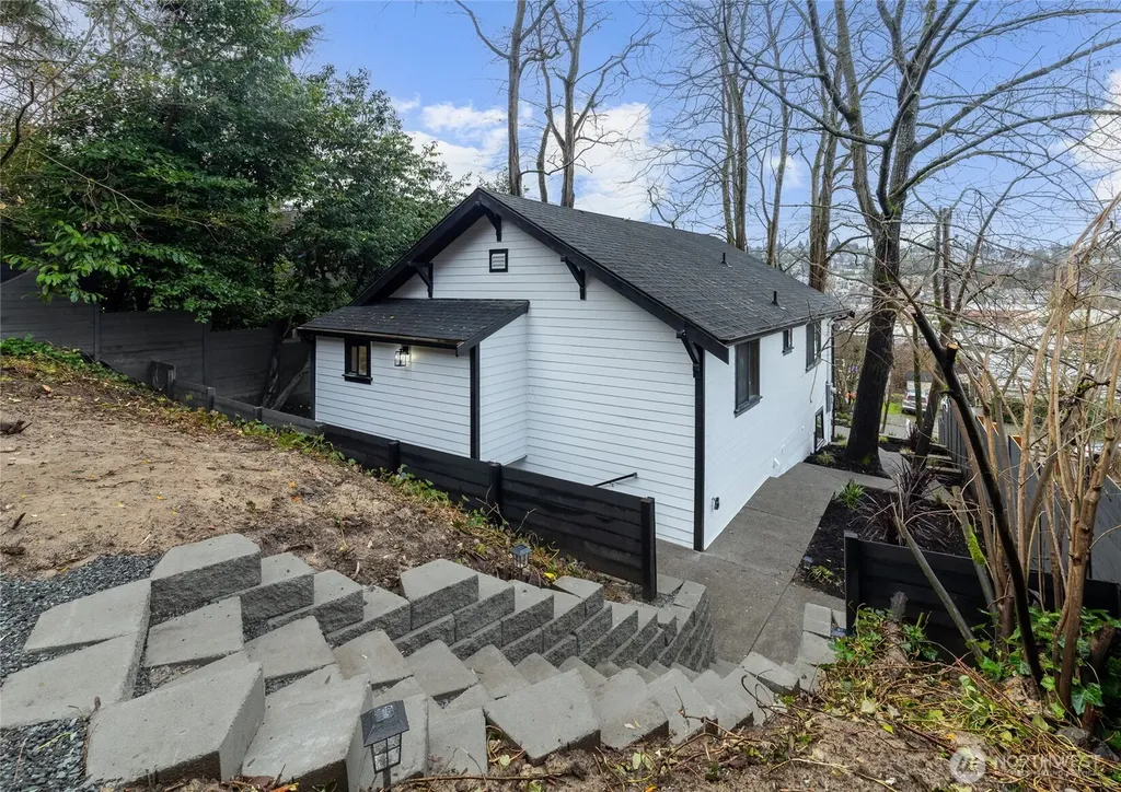 3448 14th Avenue W Seattle WA 98119