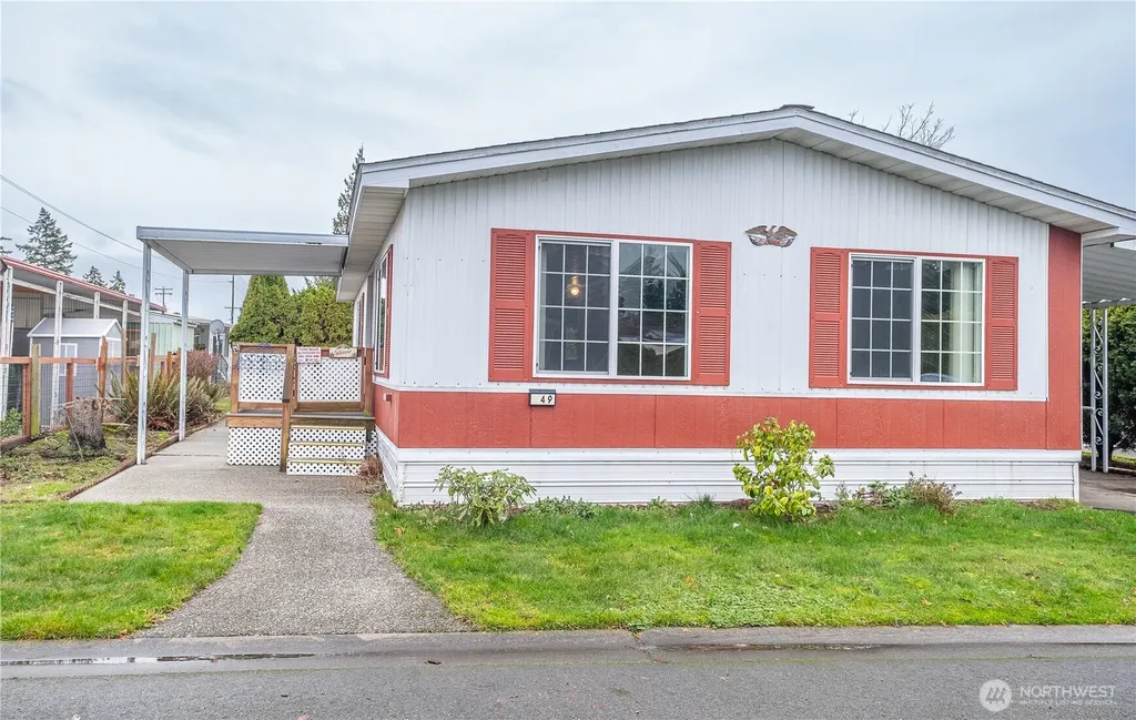225 NE Ernst Oak Harbor WA 98277