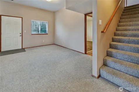 21211 95th Court S Kent WA 98031
