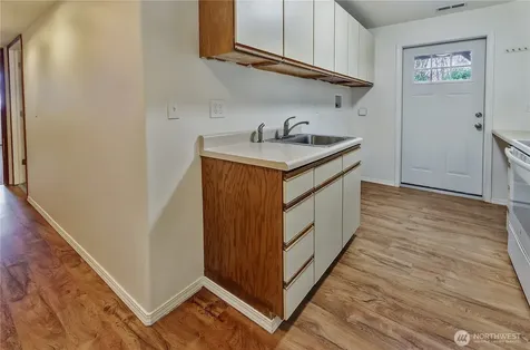 21211 95th Court S Kent WA 98031