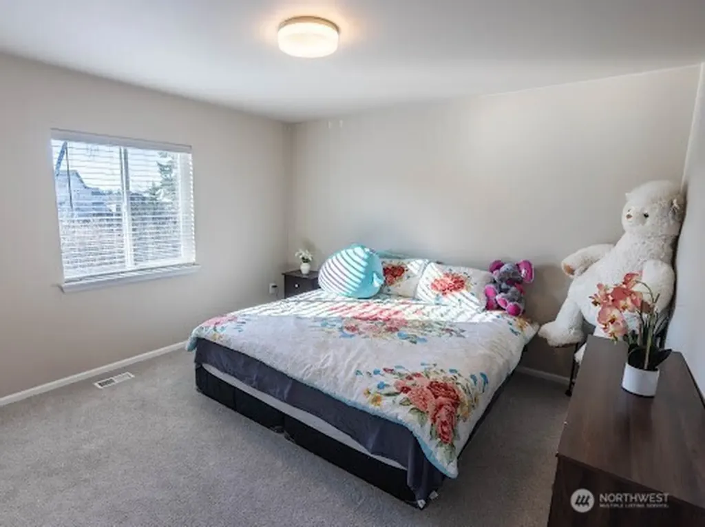 17622 Crossing Drive E Puyallup WA 98374