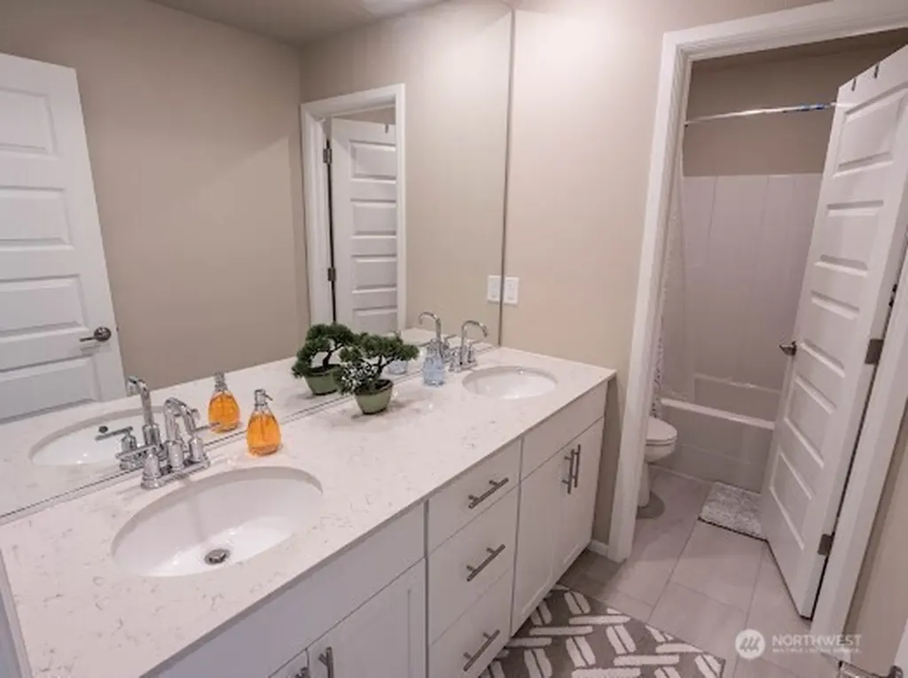 17622 Crossing Drive E Puyallup WA 98374