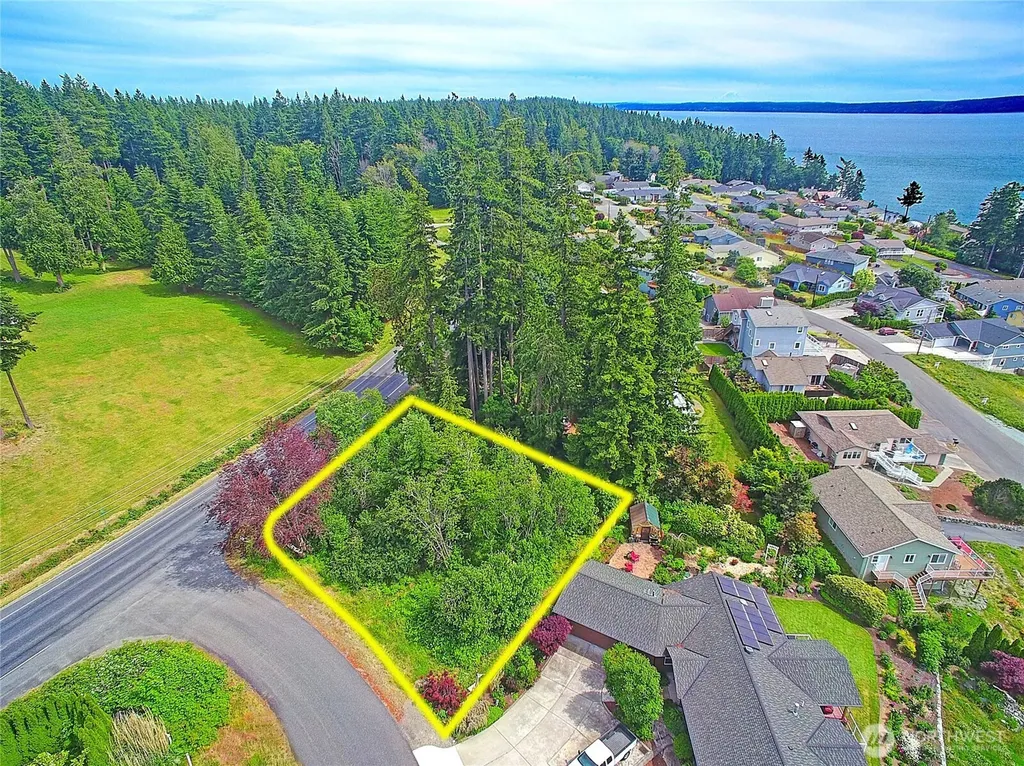 376 Moana Drive Camano Island WA 98282