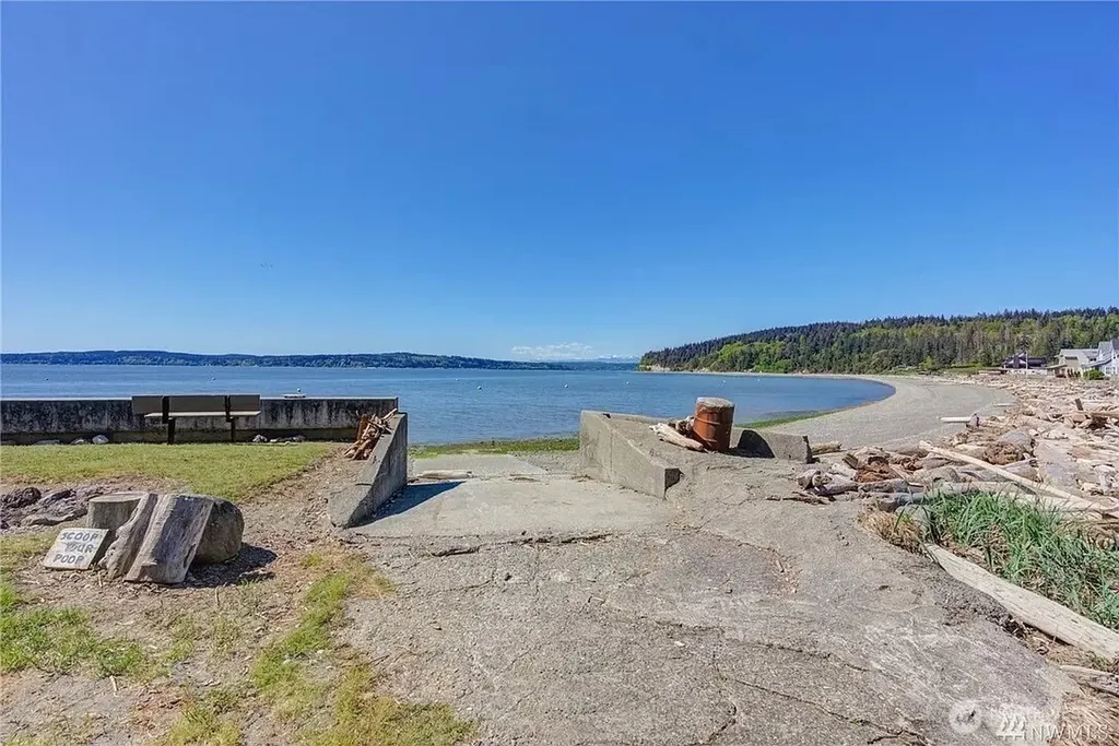 376 Moana Drive Camano Island WA 98282