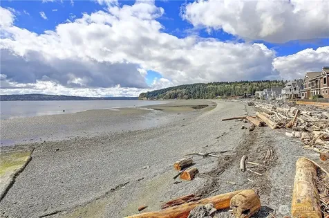 376 Moana Drive Camano Island WA 98282