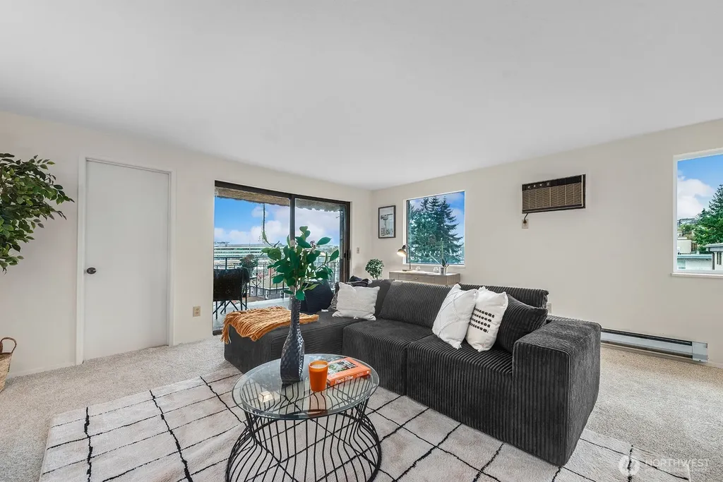 610 Aloha Street Seattle WA 98109