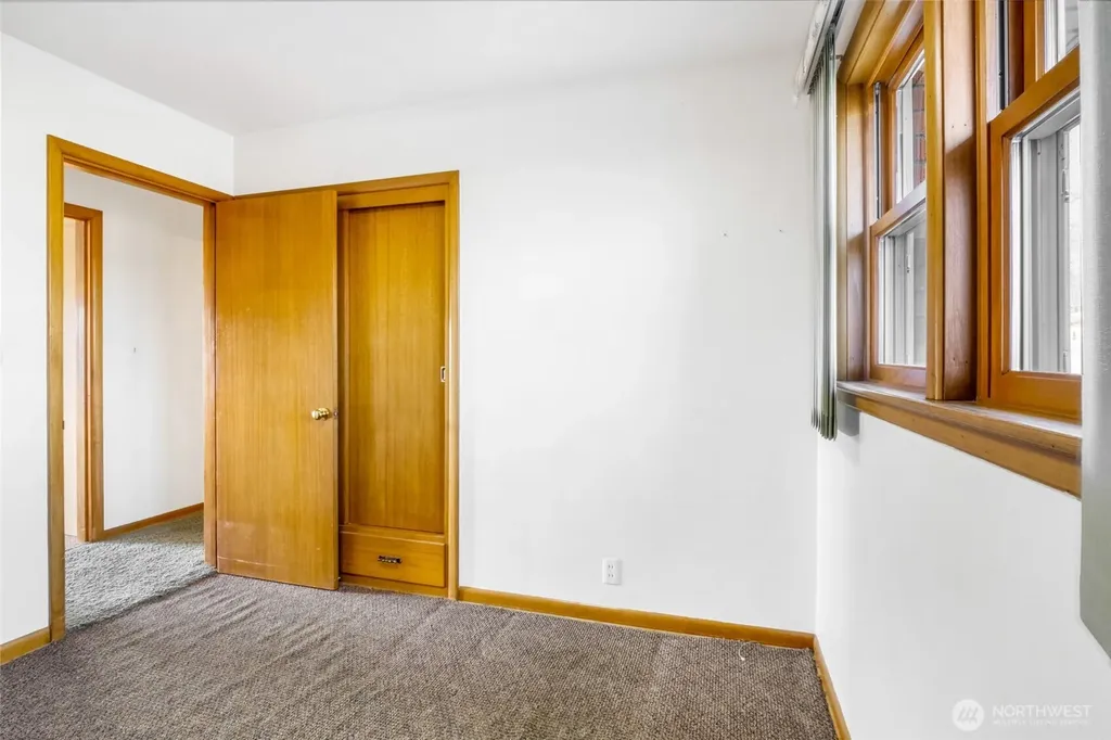 319 E 3rd Street Lind WA 99341