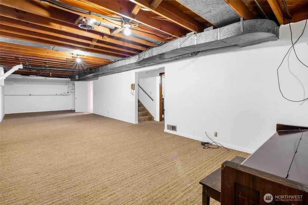 319 E 3rd Street Lind WA 99341