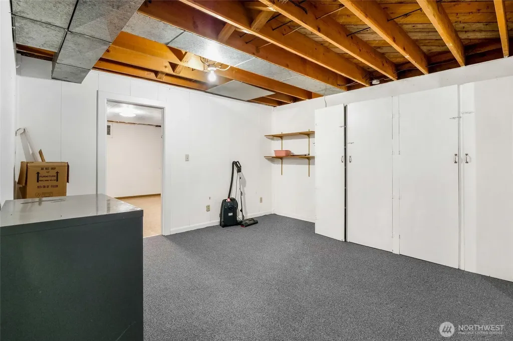 319 E 3rd Street Lind WA 99341