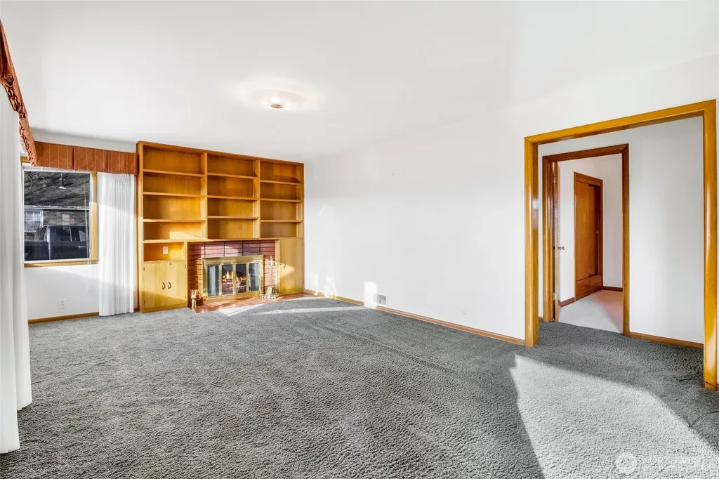 319 E 3rd Street Lind WA 99341