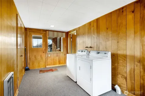 319 E 3rd Street Lind WA 99341