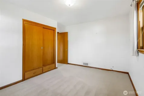 319 E 3rd Street Lind WA 99341