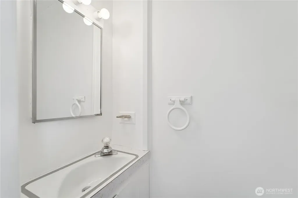209 W Blaine Street Seattle WA 98119