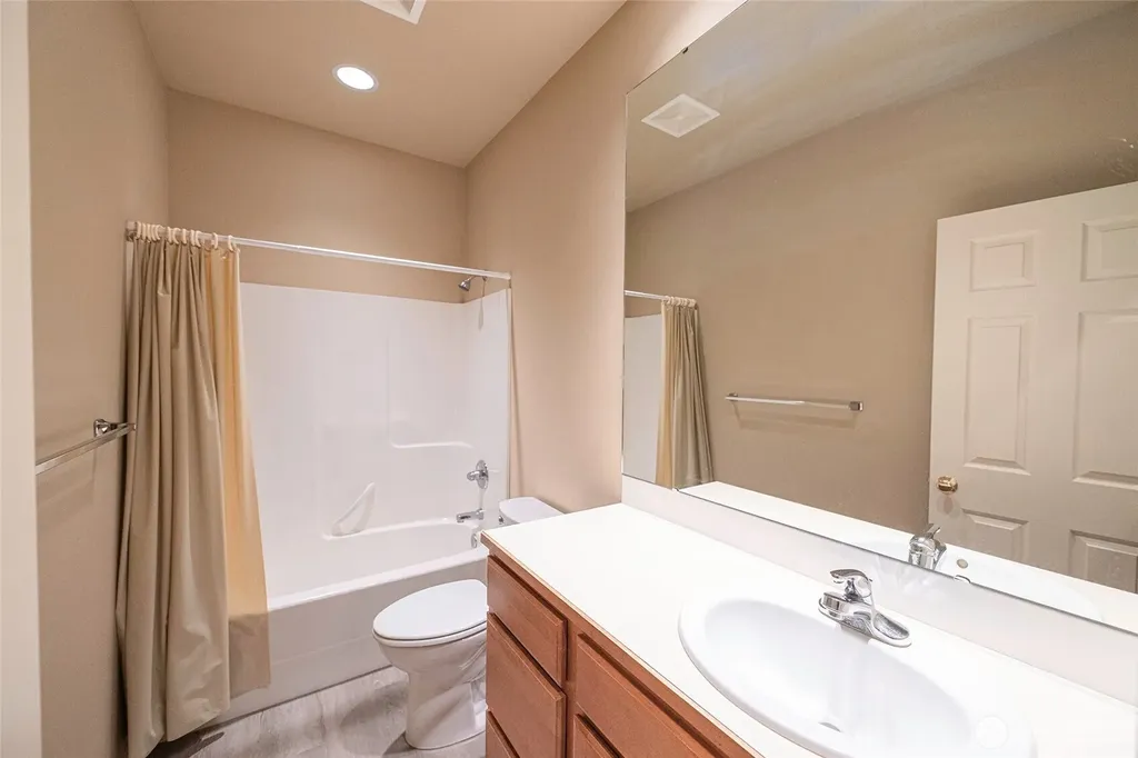 755 SE Heron Drive College Place WA 99324