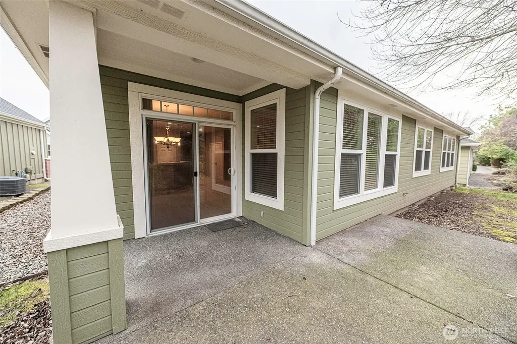 755 SE Heron Drive College Place WA 99324