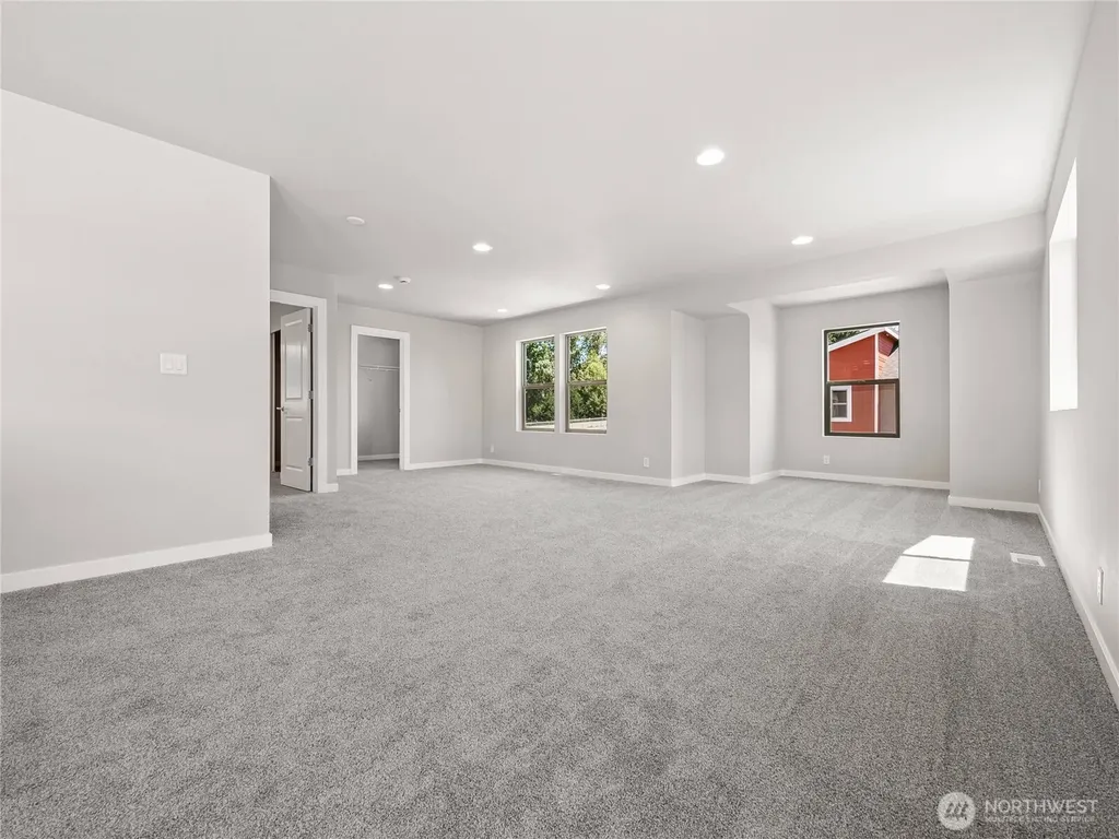 12502 SE 256th Place Kent WA 98030