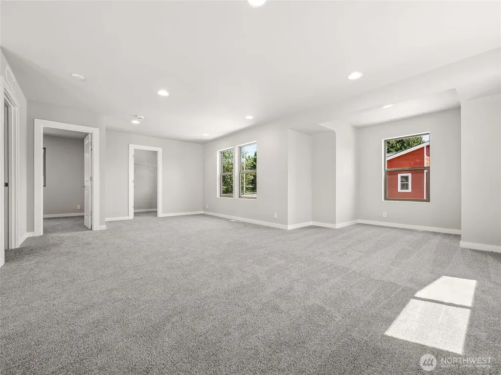 12502 SE 256th Place Kent WA 98030