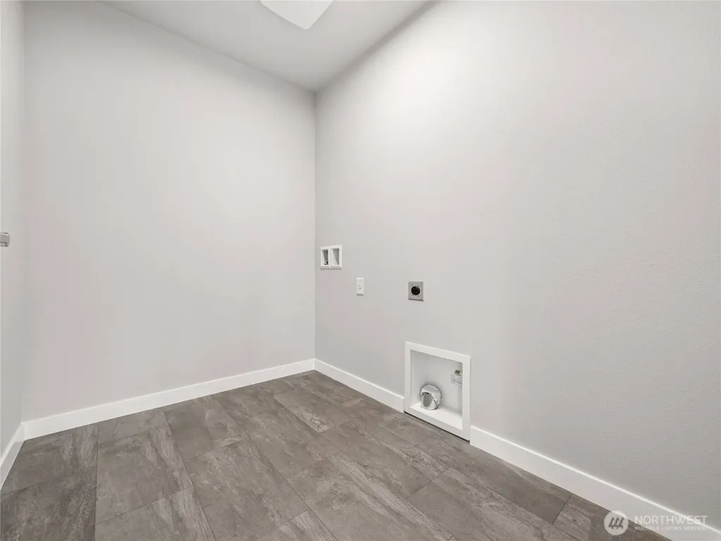 12502 SE 256th Place Kent WA 98030