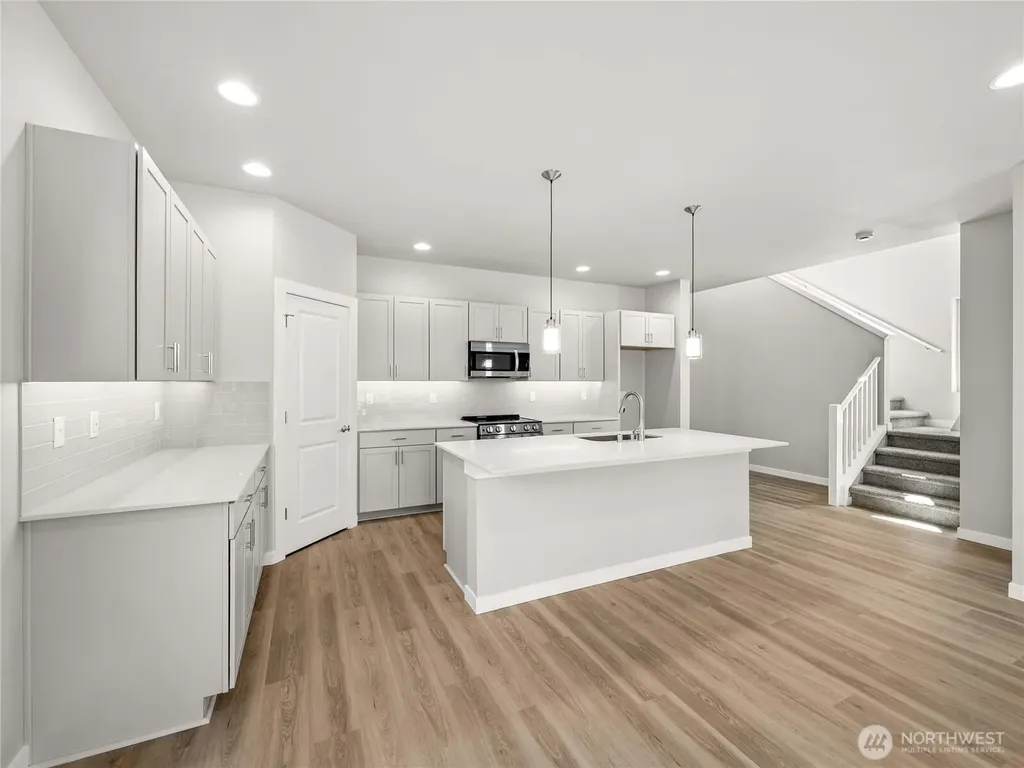 12502 SE 256th Place Kent WA 98030