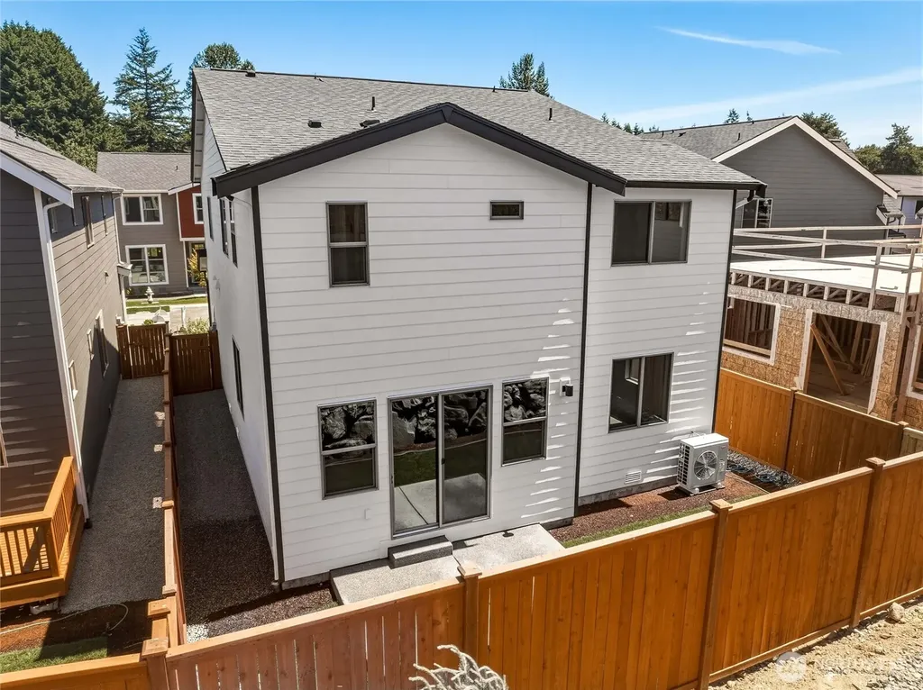 12502 SE 256th Place Kent WA 98030