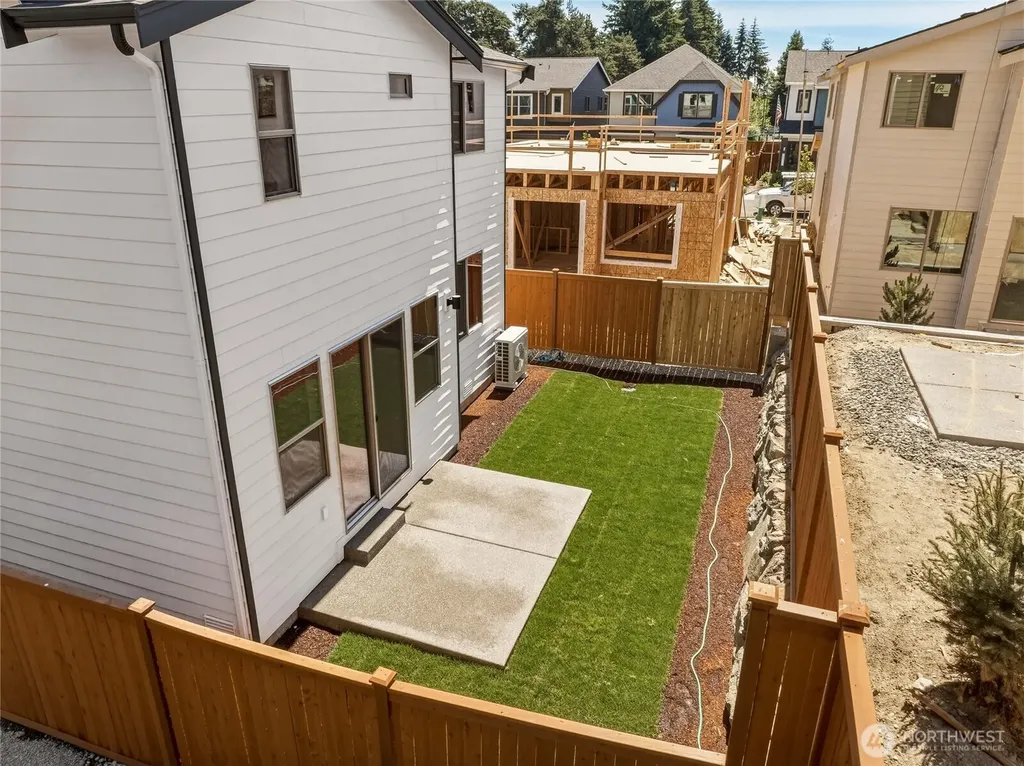 12502 SE 256th Place Kent WA 98030
