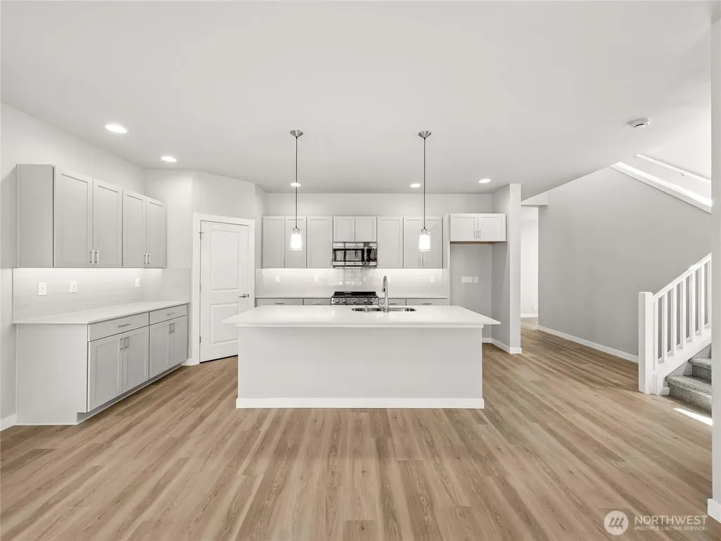 12502 SE 256th Place Kent WA 98030