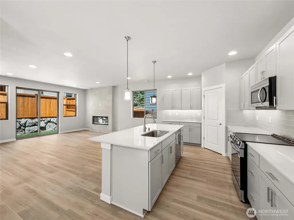 12502 SE 256th Place Kent WA 98030