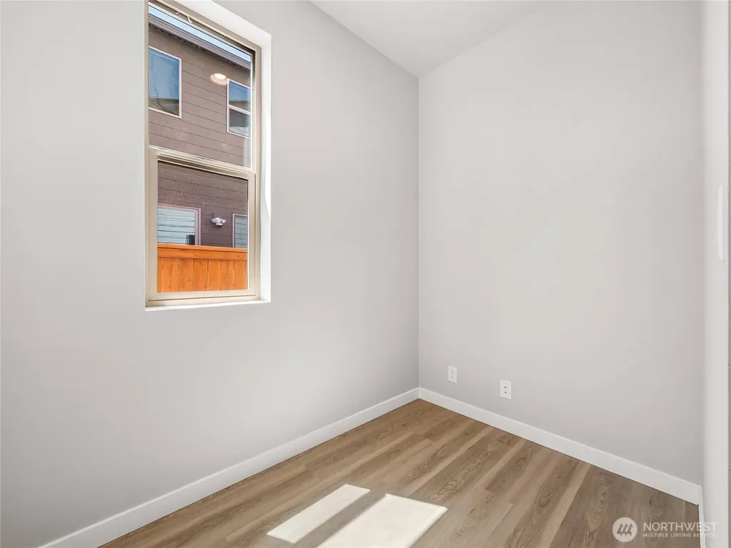 12502 SE 256th Place Kent WA 98030