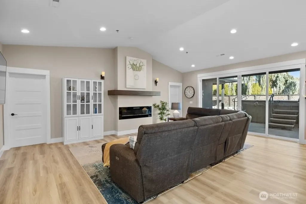 419 Edgewater Way SW Mattawa WA 99349