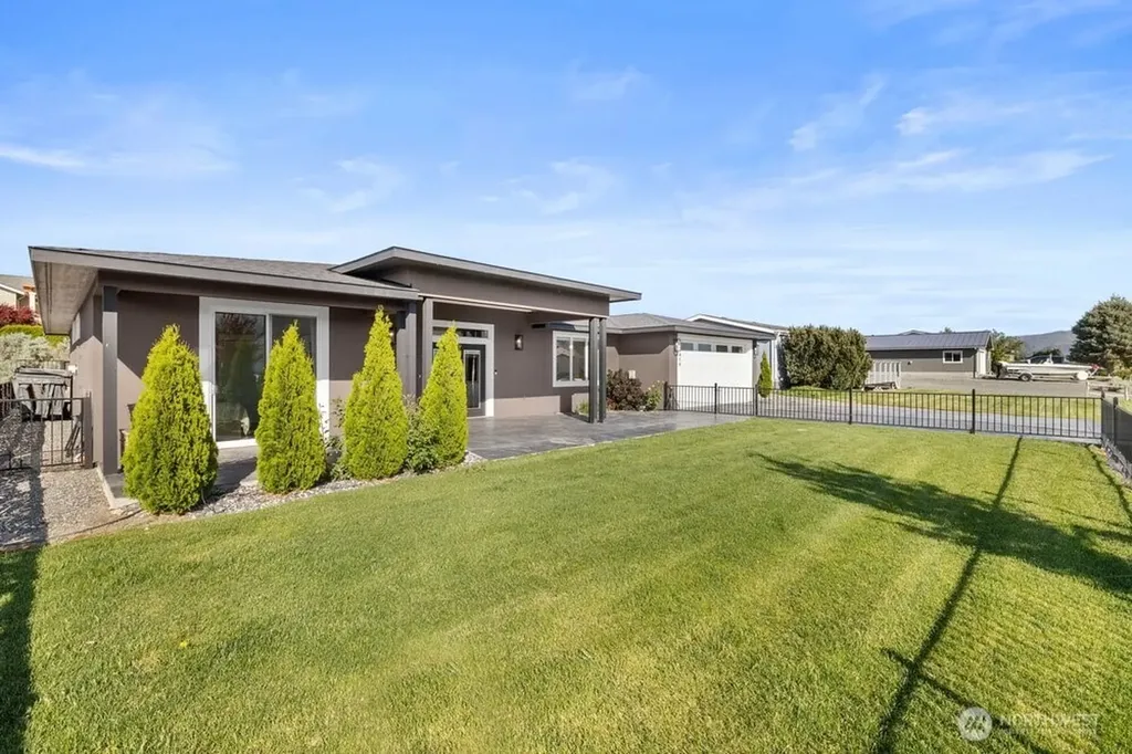 419 Edgewater Way SW Mattawa WA 99349