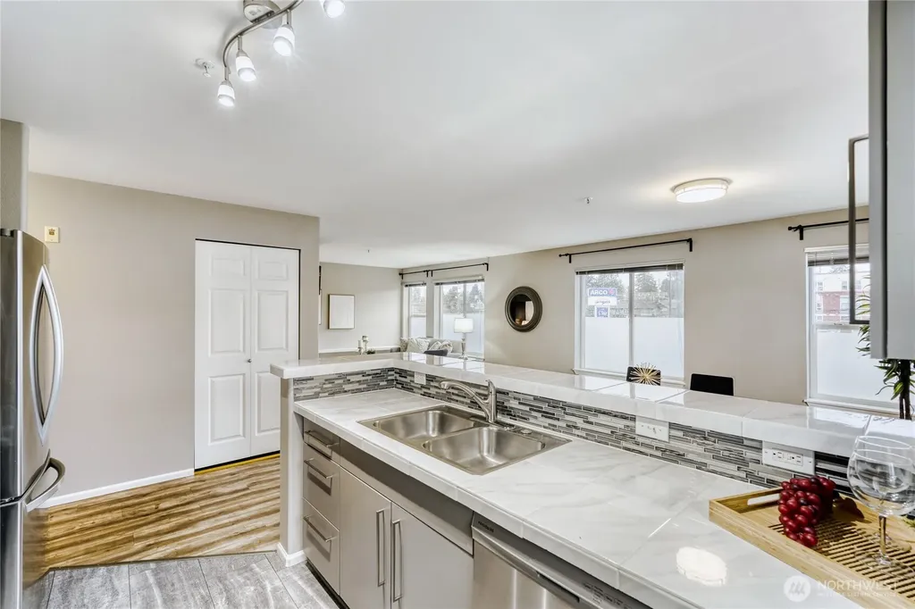 10511 Midvale Avenue N Seattle WA 98133