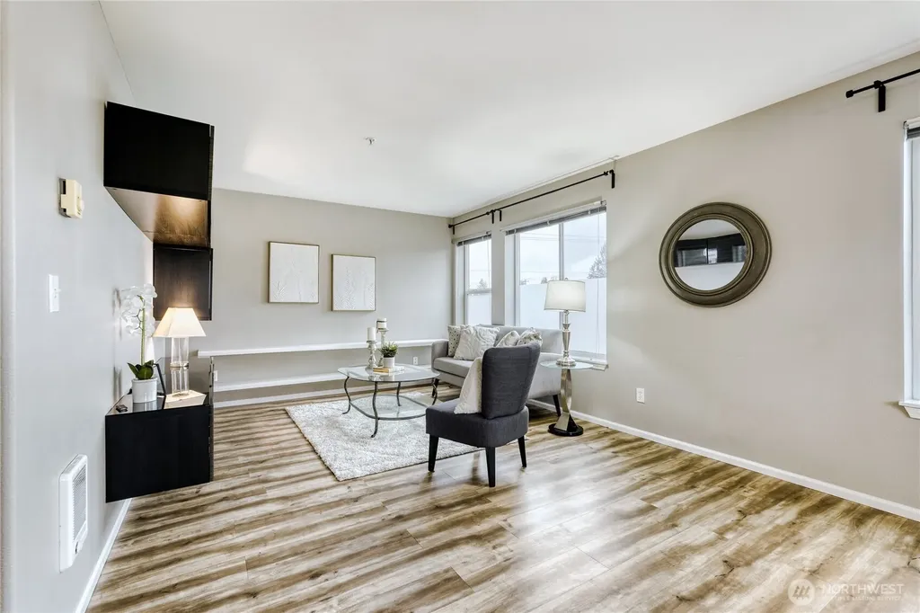 10511 Midvale Avenue N Seattle WA 98133